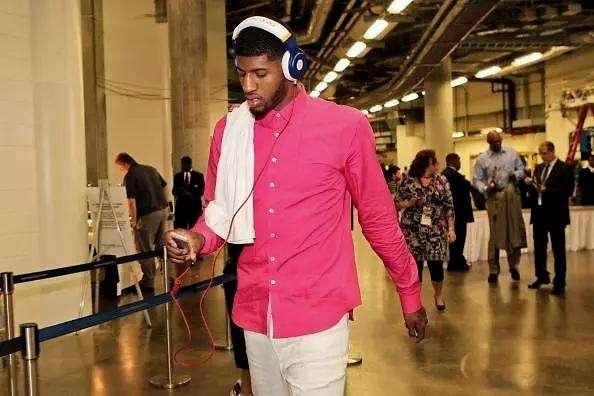 本场还没开张！库里半场三分6中0，目前连续69场命中三分（库里半场三分6投0中，本场尚未开胡，已连续69场命中三分）