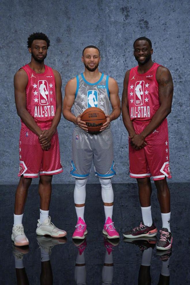 前11轮超350万人次现场观赛，本赛季意甲观赛数据创近30年新高（本赛季意甲前11轮现场观众突破350万，观赛数据刷新近30年纪录）