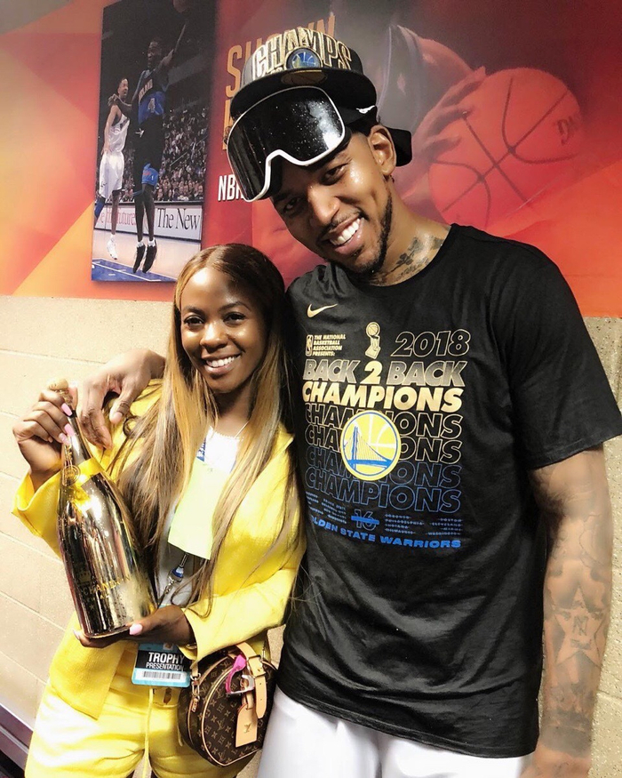 防线告急！曼联连续9场失球，英超丢球数高居第六（后防告急：曼联已连续9场被破门，英超失球数位列第六）