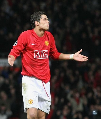 25届状元探花正面对决！埃奇库姆26+6+4赢球 弗拉格空砍24分（2025届状元对飙探花：埃奇库姆26+6+4率队胜出，弗拉格24分难救主）