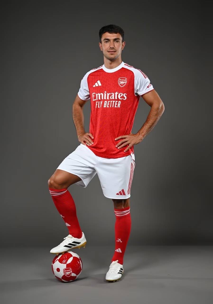 意外来客，切尔西和巴萨欧冠赛前一只狐狸闯入斯坦福桥看台（欧冠前夜趣闻：狐狸闯入斯坦福桥看台，切尔西对巴萨惊现不速之客）