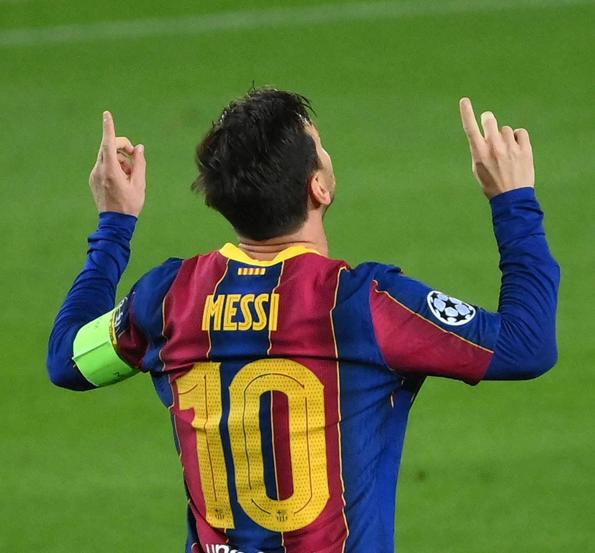 斯普利特：我们总是被对手扇几巴掌才清醒，然后又开始放松（斯普利特：总得挨对手几记耳光才醒，醒了又很快松懈）