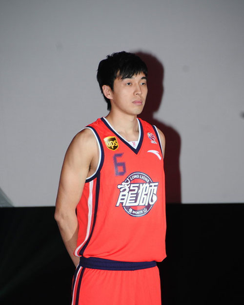 欧冠淘汰赛抽签结果出炉（欧冠淘汰赛对阵揭晓）