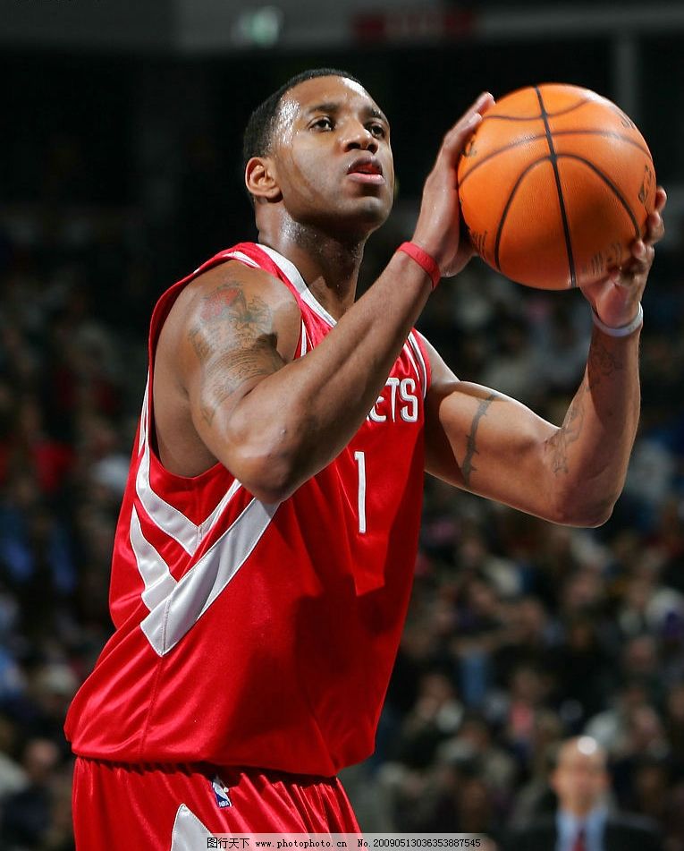 太阳报：C罗准备在马德里开一家私人会所，会费最高13000英镑（英媒称C罗计划在马德里开设私人会所，会员费最高达1.3万英镑）