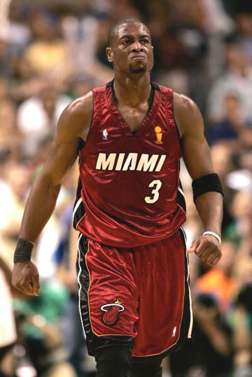 喀麦隆主帅：埃永有潜力为巴萨效力，他和埃托奥的类型不同（喀麦隆主教练：埃永具备为巴萨效力的潜质，与埃托奥风格不同）