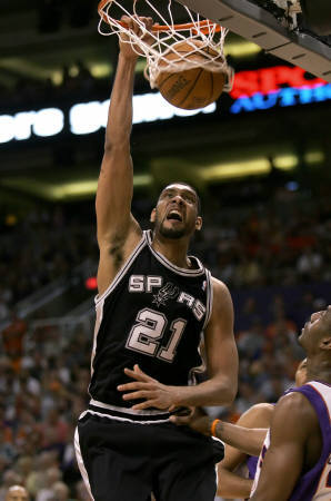 皇马客战奥林匹亚科斯：姆巴佩、维尼修斯首发，贝林厄姆替补（皇马客场对阵奥林匹亚科斯：姆巴佩、维尼修斯先发，贝林厄姆替补待命）