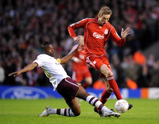 辽宁男篮王哲林末节爆发带队取胜（王哲林末节发威率辽宁男篮胜出）