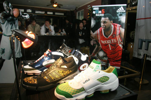 友谊赛半场：马斯图里破门，埃斯特旺扳平，巴西1-1突尼斯（友谊赛半场战报：马斯图里先拔头筹，埃斯特旺扳平，巴西暂1-1突尼斯）