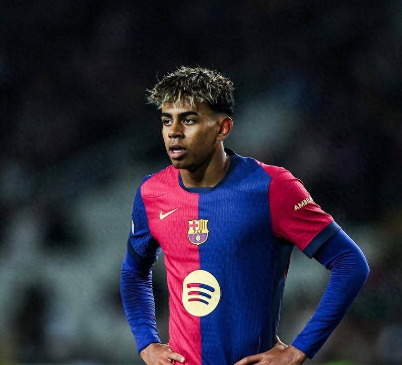 扑救率85.2%场均丢球0.57，斯维拉尔两项数据五大联赛门将第一（85.2%扑救率、场均0.57失球，斯维拉尔双项数据居五大联赛门将之首）