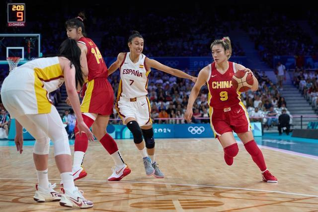 WTA公布2025赛季成绩单，“世一”萨巴伦卡领跑所有女球员（WTA发布2025赛季成绩榜，世界第一萨巴伦卡高居榜首）