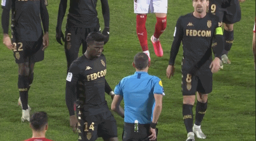 去年美洲杯决赛混乱不断，赛事组织方将向球迷赔偿1400万美元（因去年的美洲杯决赛混乱，主办方将向球迷赔付1400万美元）