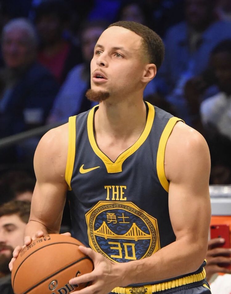 半场战报：霍芬海姆3-0奥格斯堡，布格尔1射1传，巴祖马纳-杜尔破门（半场：霍芬海姆3-0领先奥格斯堡，布格尔传射建功，巴祖马纳-杜尔破门）