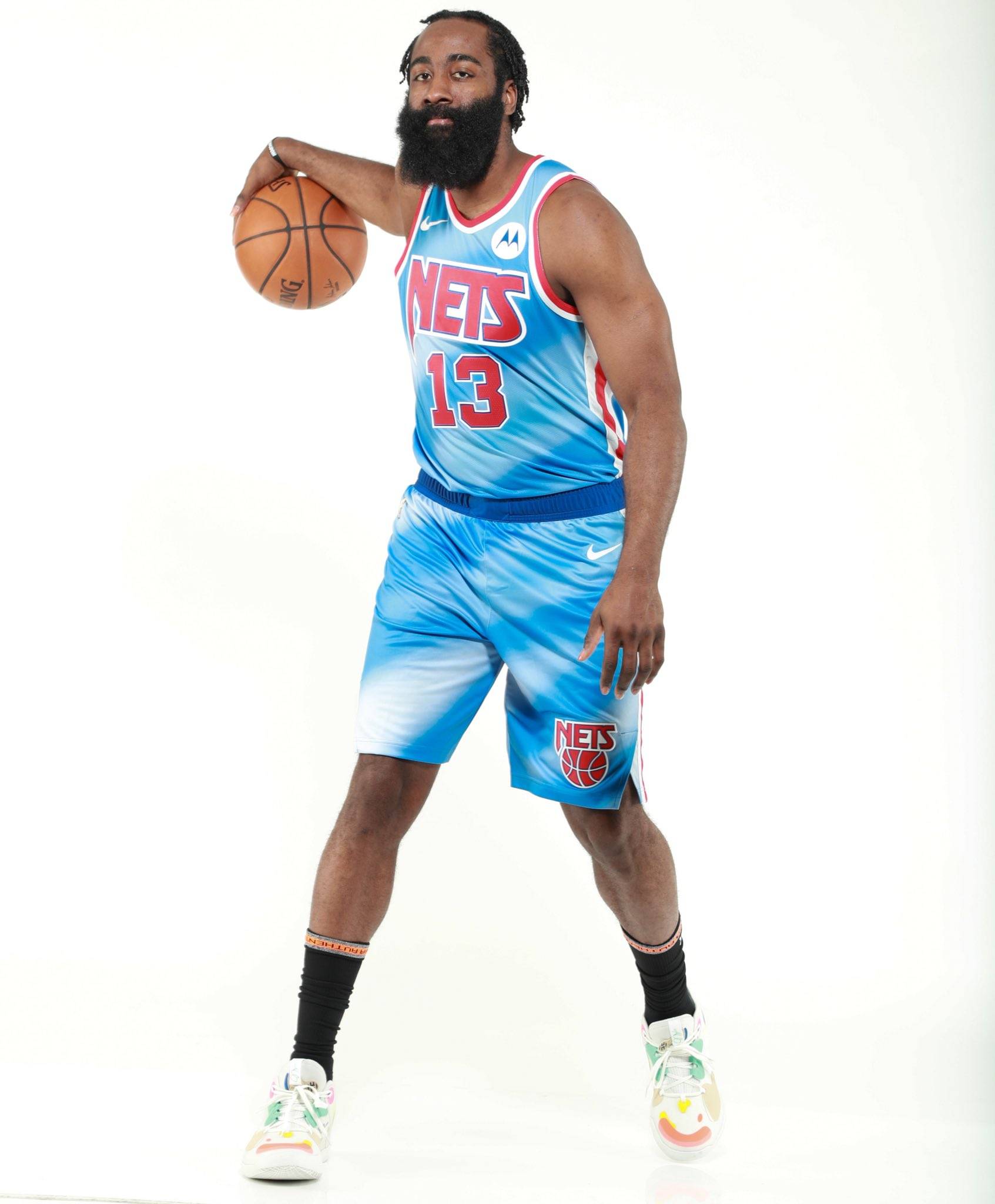 基耶利尼：我从不对球员发脾气；尤文最后一块拼图是体育总监（基耶利尼：我不会对球员发火，尤文缺的最后一环是体育总监）