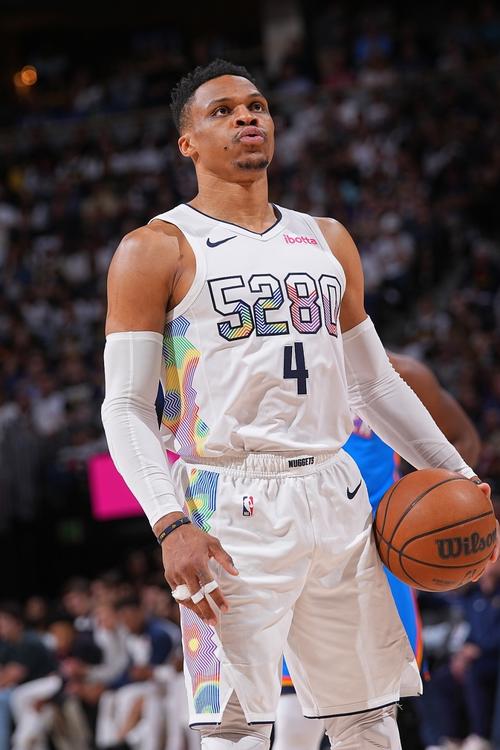 国安四老谈合影：18年足协杯决赛就我们四个在队里，留个纪念（国安四老合影忆2018足协杯：决赛时队内仅剩我们四人，特留纪念）