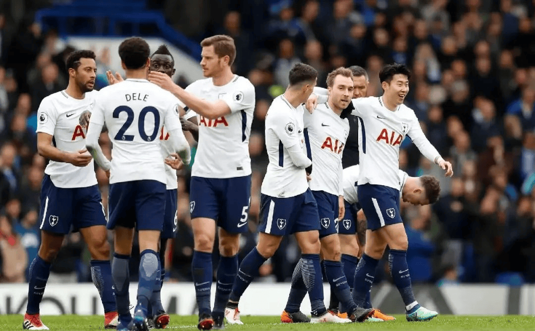 劳塔罗国米生涯欧冠62次出场并列队史第二，仅次于萨内蒂（劳塔罗在国米欧冠累计62场，追平队史第二位，仅次于萨内蒂）