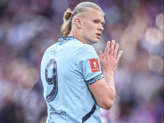 比利时媒体：孔帕尼当选2025年度比利时最佳教练（比媒：孔帕尼荣膺2025年比利时年度最佳主帅）